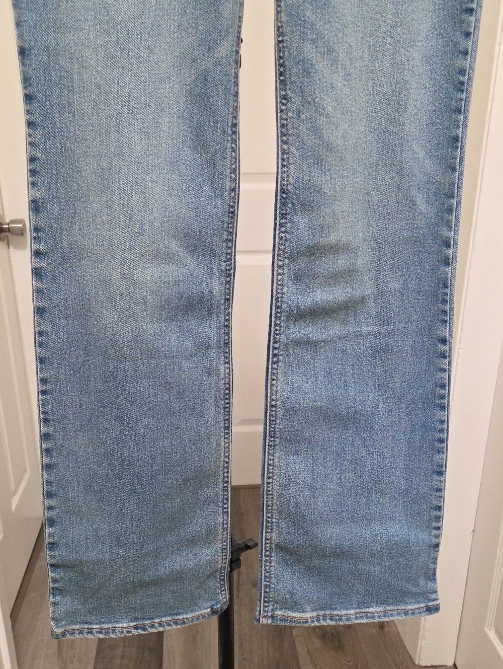 NWT Levi's Superlow Boot Jeans Light Wash Low Rise Bootcut Denim Cotton Blend - Picture 4 of 9